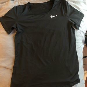 Worn once. Black Nike shirt